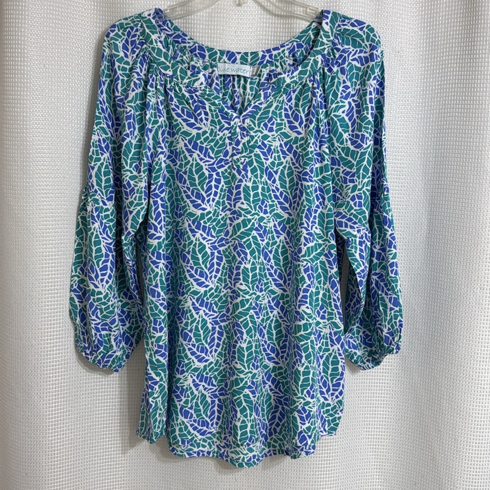 EUC Blue Water top. Size L
